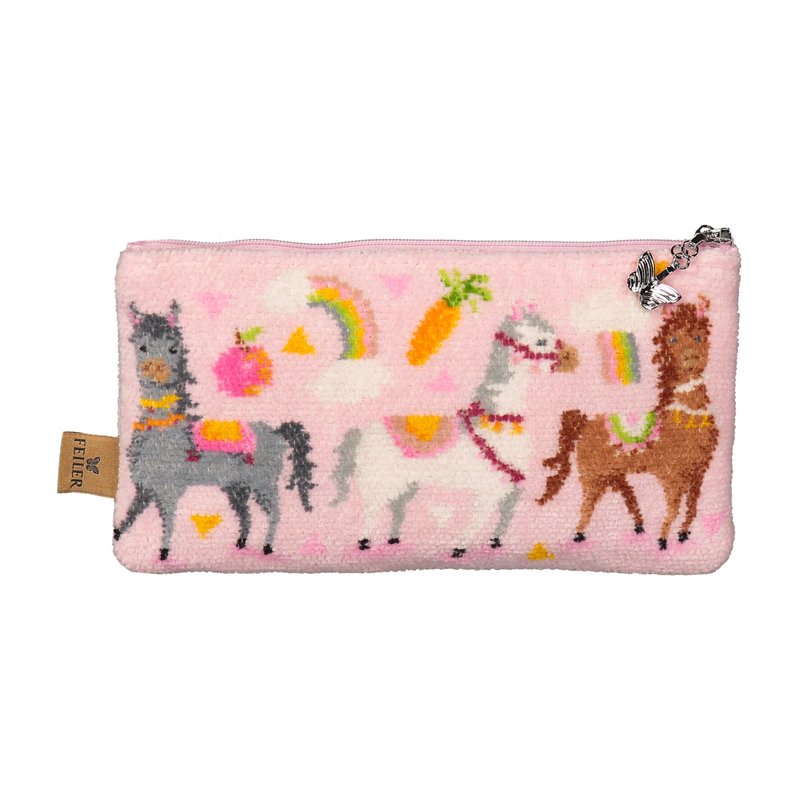 Косметичка Feiler Mini LOS CABALLOS M10 на белом фоне: плоский розовый футляр на молнии с лошадками, морковками и радугами, металлический замок-бегунок справа, фирменная бирка Feiler на левом шве