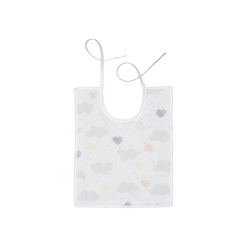 Салфетка с завязками (нагрудник) Feiler Mini LOVELY SKY 25x30 на белом фоне: белое поле с серыми облачками и сердечками, вырез под шею и две завязки