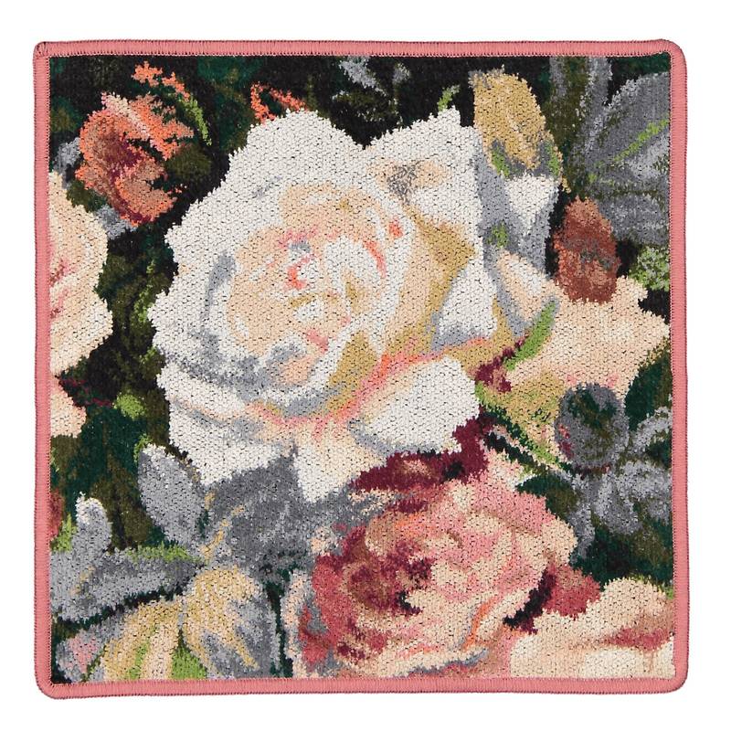 Салфетка Feiler ROSALIE 30x30 на светлом фоне: тёмное шенилловое поле с крупными белыми и розовыми розами, кайма цвета розового дерева
