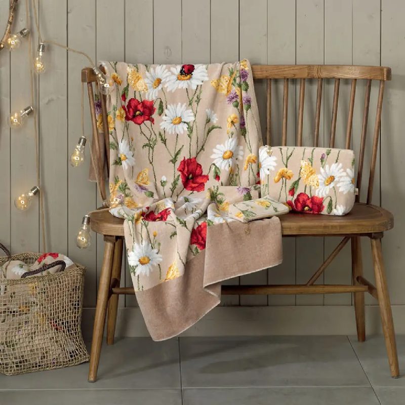 Плед Feiler DAISY FIELD BEIGE с ромашками, маками и бабочками на бежевом поле