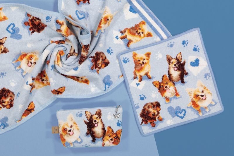 Рисунок Feiler WITH LOVE AND PAWS — щенки на голубом поле